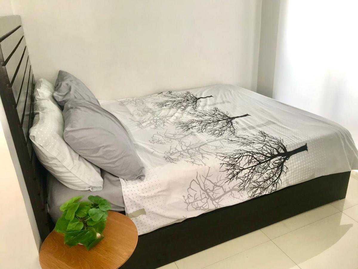 Cozy And Full Service Condo At The Heart Of Bacolod Exteriör bild