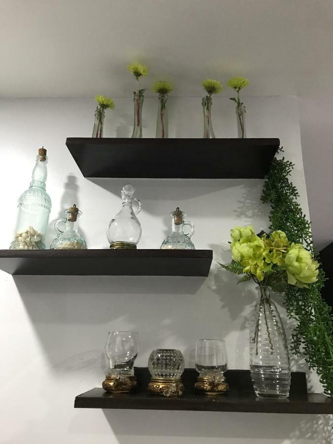 Cozy And Full Service Condo At The Heart Of Bacolod Exteriör bild