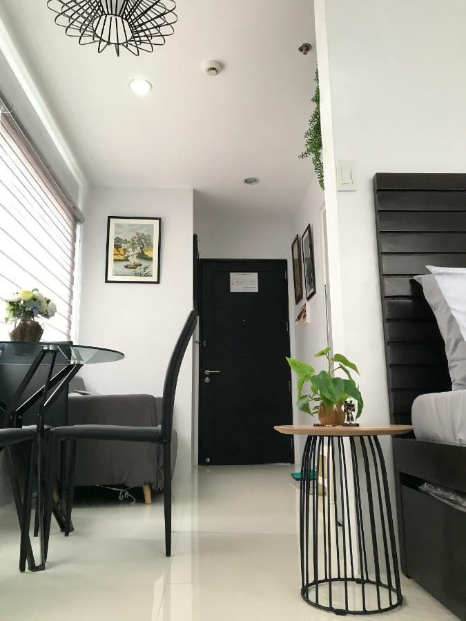 Cozy And Full Service Condo At The Heart Of Bacolod Exteriör bild